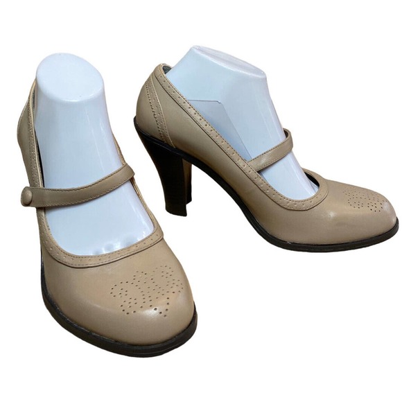 Mossimo Supply Co. Shoes - Mossimo Women’s Size 9 Beige Leather Retro Oxford Cottage Core Mary Jane Heels